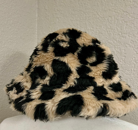 Leopard print bucket hat