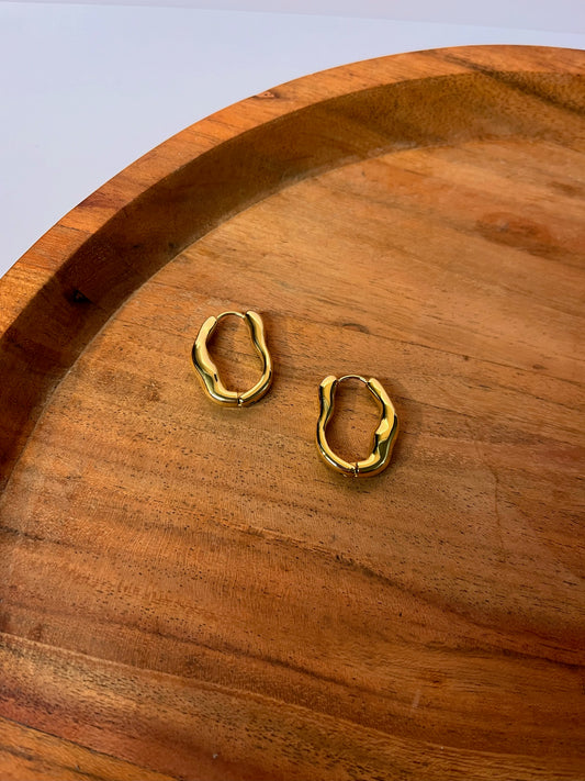 Oval hoop earrings